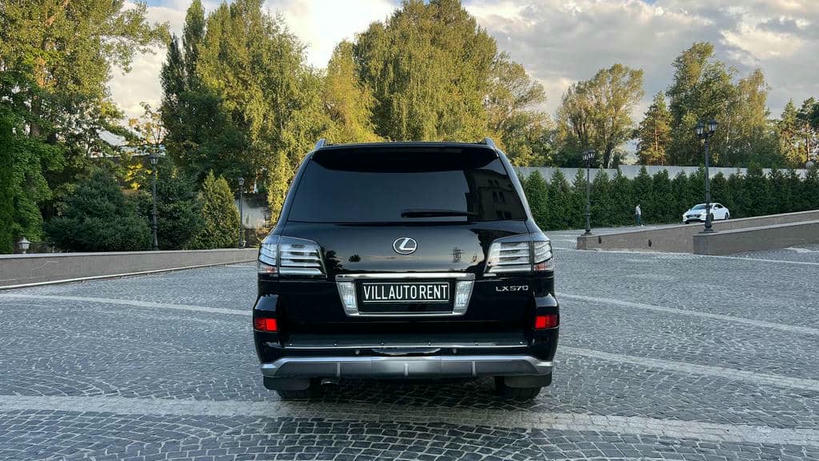Lexus LX570